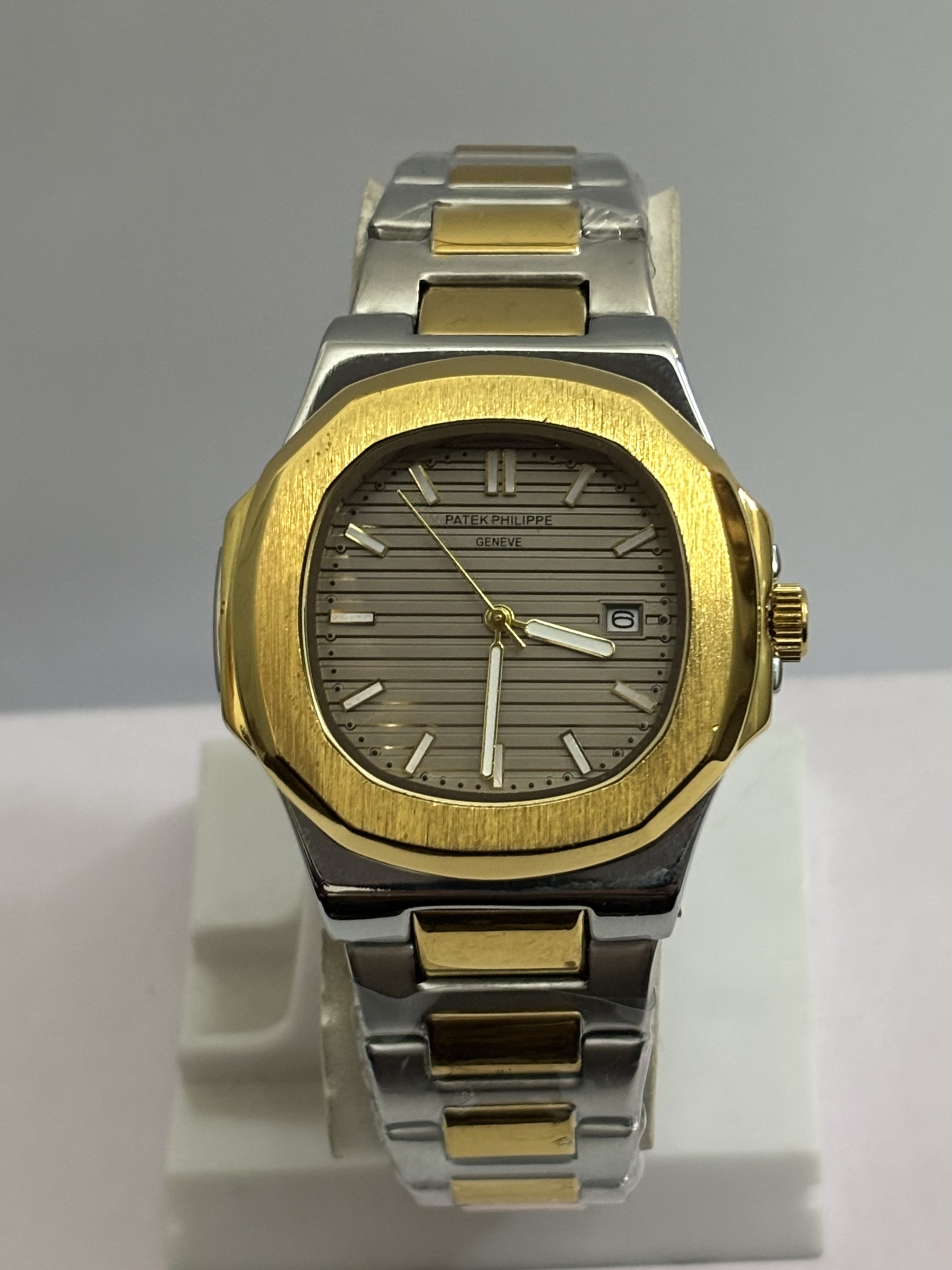 Patek Philippe Nautilus Gray 2-tone